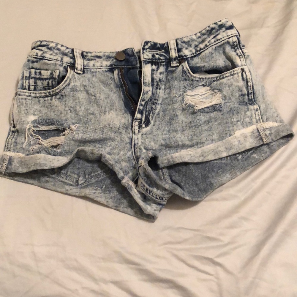Acid wash ripped jean shorts